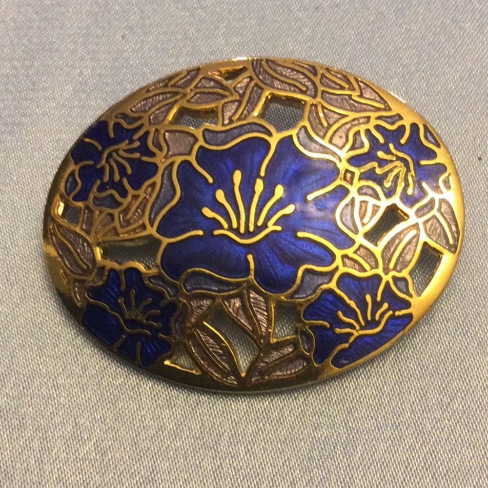 - Vintage blue flowered enameled cloisonné brooch by Fish Crown enterprise…